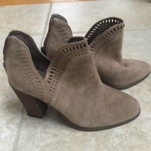 Vince Camuto Shoes - Vince Camuto Fileana Split Shaft Bootie Vince Camuto Shoes - Vince Camuto Fileana Split Shaft Bootie